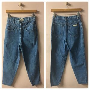 Vintage Calvin Klein Medium Wash Blue Tapered Fit Mom Jeans Size 9/26" EUC